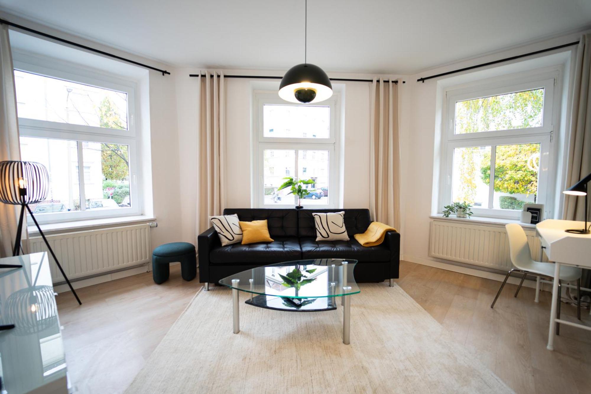 Charles & Kaetchen Living Gohlis Apartment